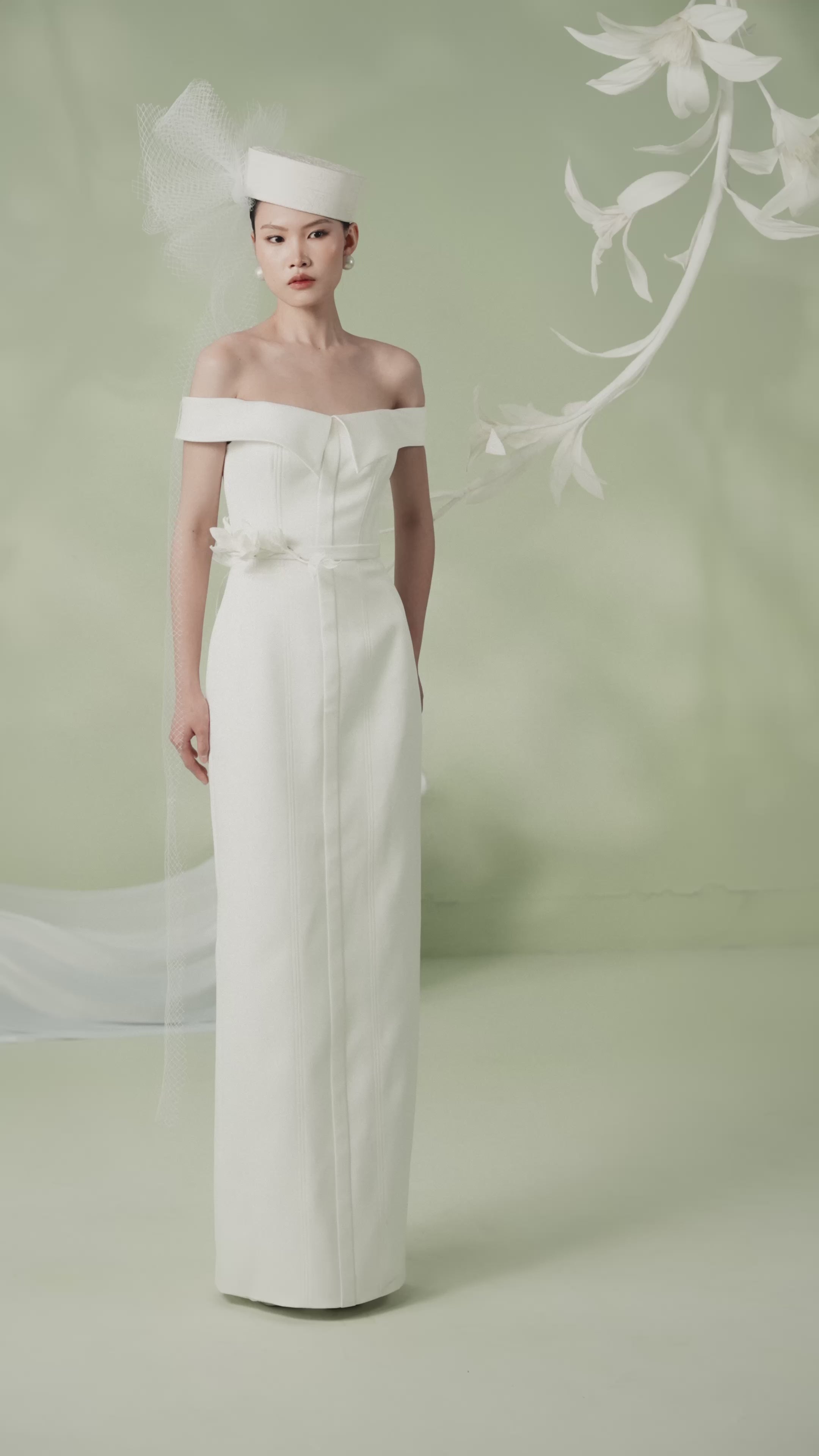 ÉCLAT DE MAGNOLIA Off-Shoulder Sculptural Column Gown